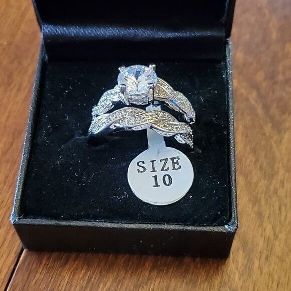 NEW GORGEOUS wedding engagement set size 10 - Picture 5 of 6